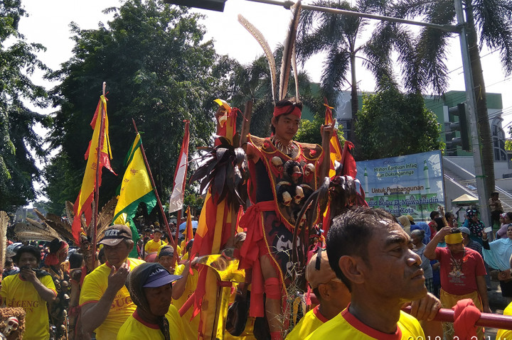 Ribuan Orang Antusias Ikuti Perayaan Cap Go Meh di Bekasi
