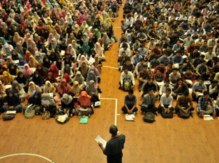 Pengamat: Lulusan SMA tak Langsung Masuk PTN Bukan Masalah