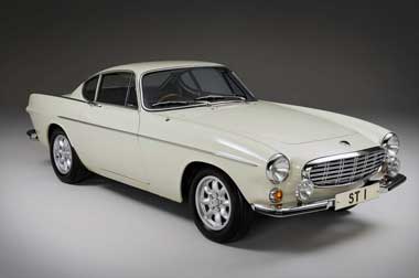 Volvo Siap Pamerkan P1800 Milik James Bond