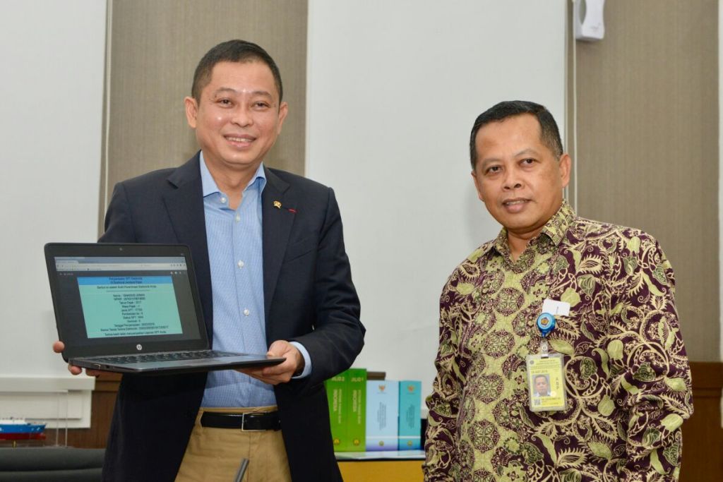 Menteri ESDM Ignasius Jonan saat lapor SPT pajak. (FOTO: Dokumentasi Humas Kementerian ESDM)