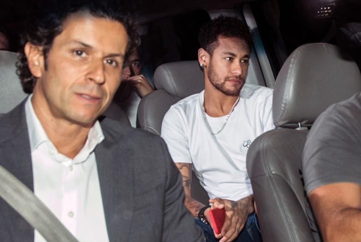 Teori Konspirasi di Balik Cederanya Neymar