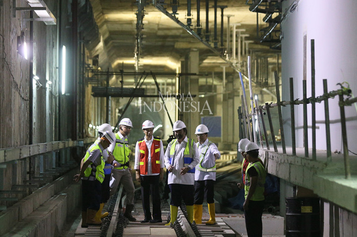 Surya Paloh Dampingi Jokowi Tinjau Proyek MRT