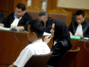 Jaksa Cecar Saksi Soal Hubungan Rita dan Khairudin