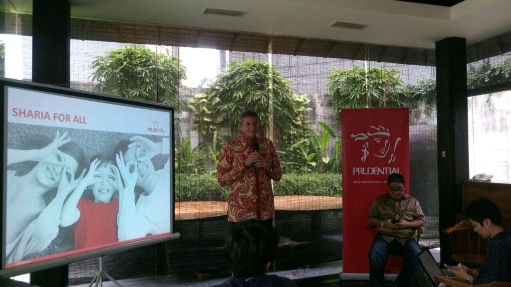 Pakar ekonomi syariah Muhamad Syakir Sula. (FOTO: dokumentasi Prudential)