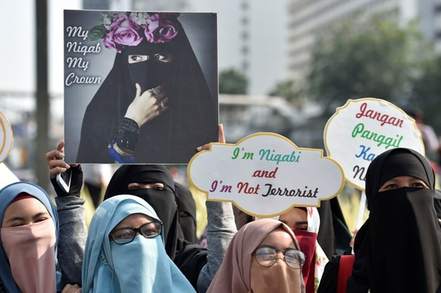 Cara Berhijab Intan Kw