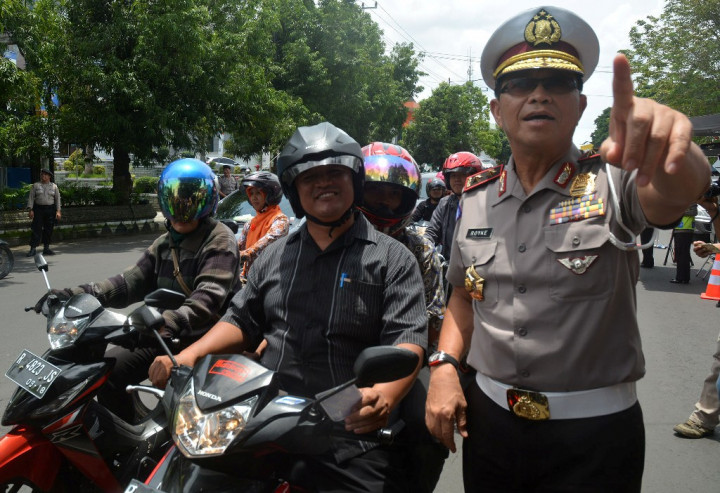 Jalur Inspeksi Kalimalang Terimbas Kebijakan Ganjil Genap