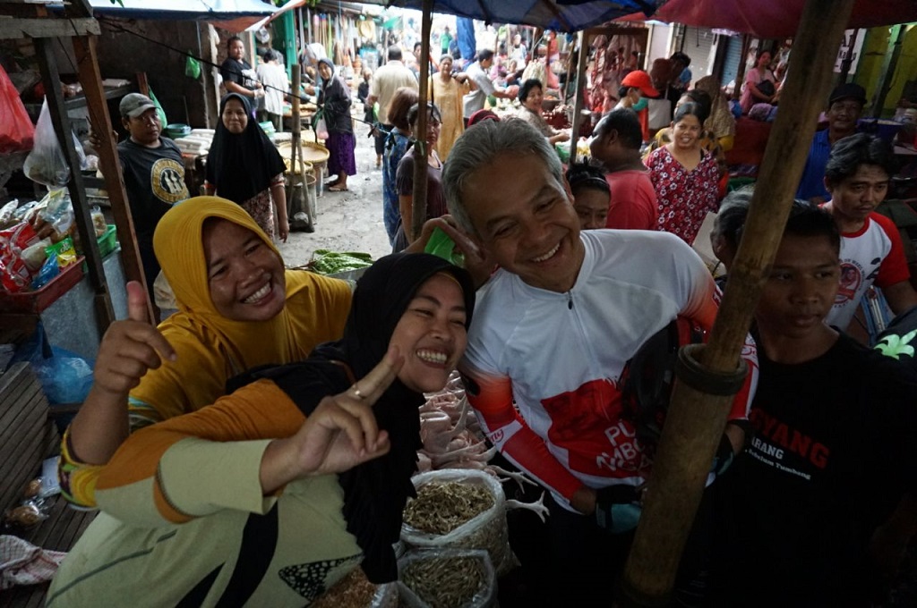 Calon Gubernur Jateng Ganjar Pranowo mendatangi Pasar Karangayu di Semarang, Kamis, 8 Maret 2018, dok istimewa