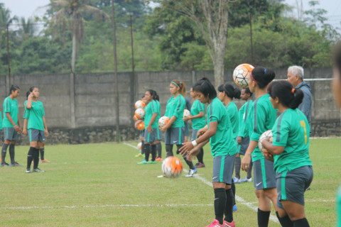 Jelang Piala AFF: Timnas Putri Indonesia Asah Lini Pertahanan