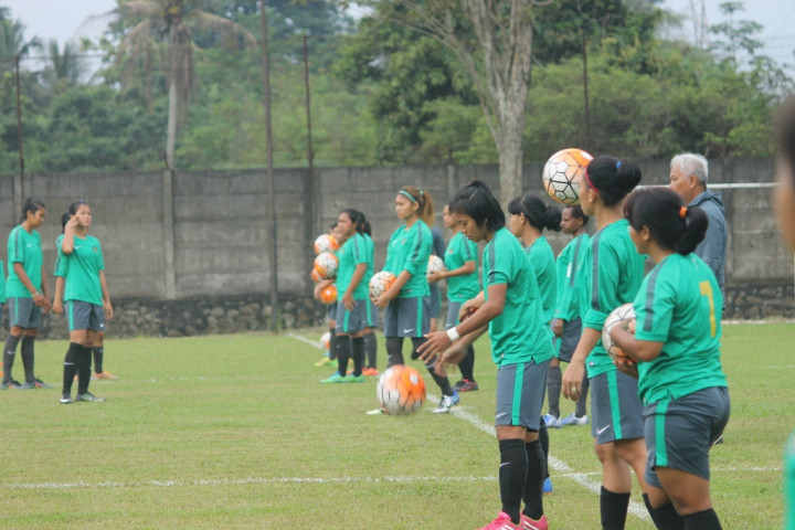 Jelang Piala AFF: Timnas Putri Indonesia Asah Lini Pertahanan