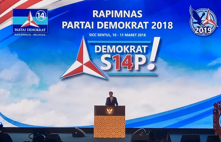 Hadiri Rapimnas, Jokowi Akui Kalah Necis dengan SBY dan AHY
