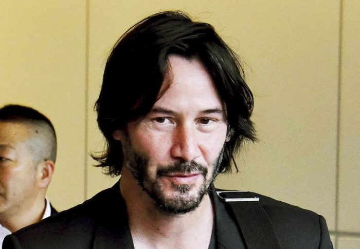 Keanu Reeves Diincar untuk Bermain di Film Superhero Past Midnight