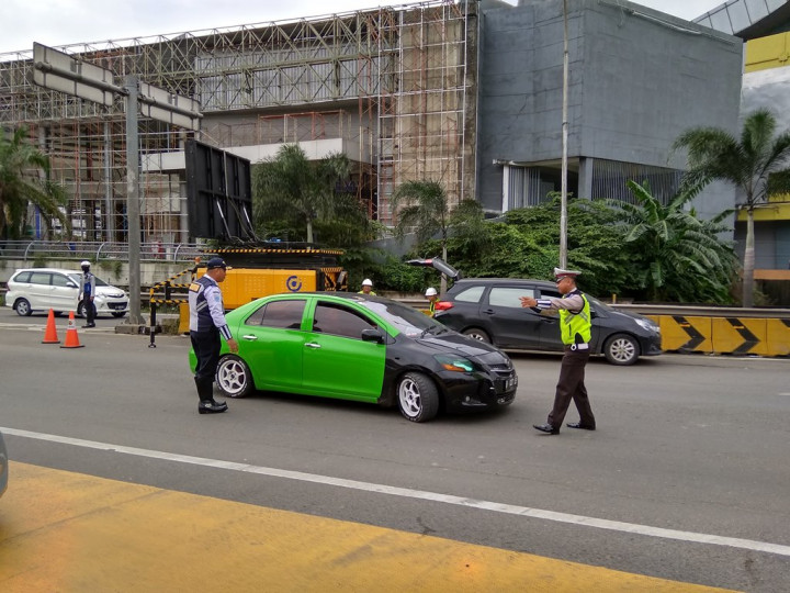 Posko Bersama Dibentuk Urai Kemacetan Kilat di Tol Japek