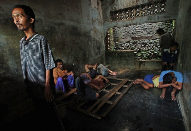 Satpol PP Depok Gelar Razia Orang Gila