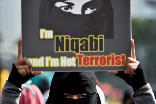 Melarang Cadar, Melawan Stigma