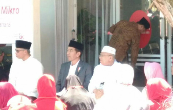 Alasan Jokowi Luncurkan Bank Wakaf Mikro di Pesantren