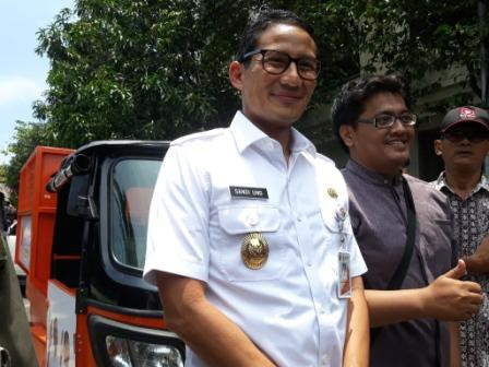 Sandi Dapat Hibah 20 Motor Pengangkut Sampah