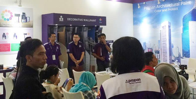 Pengenalan cat Propan Polymer Flooring System di Megabuild, JCC, Senayan, Jakarta. (Rizki/MTVN)