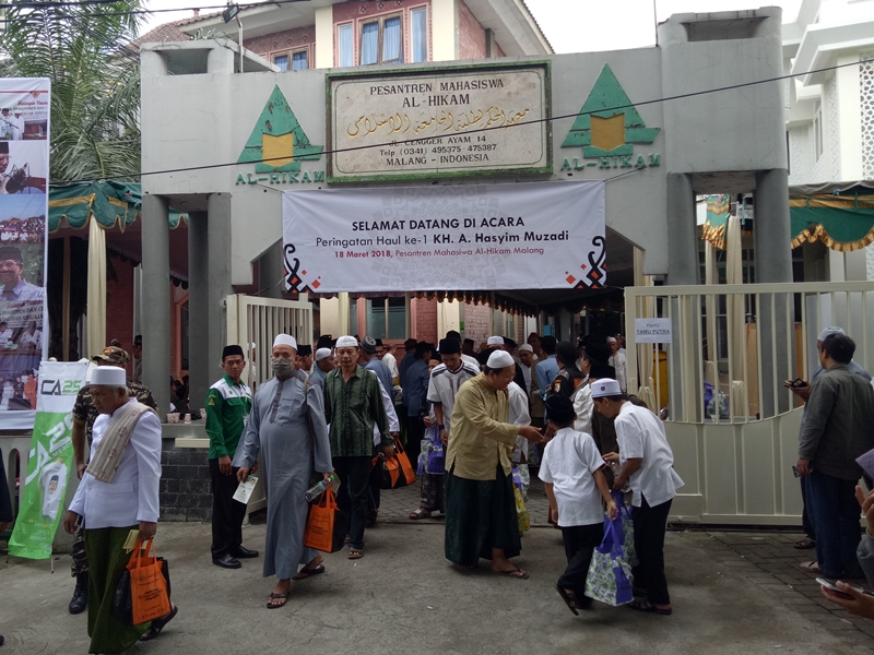 Ribuan tamu menghadiri Haul ke-1 Kiai Hasyim Muzadi di Pondok Pesantren Al Hikam Kecamatan Lowokwaru Kota Malang, Jawa Timur, Minggu, 18 Maret 2018. Foto: Medcom.id/Daviq Umar Al Faruq