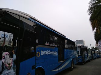 Pengguna Bus Premium Sambut Baik Penurunan Tarif