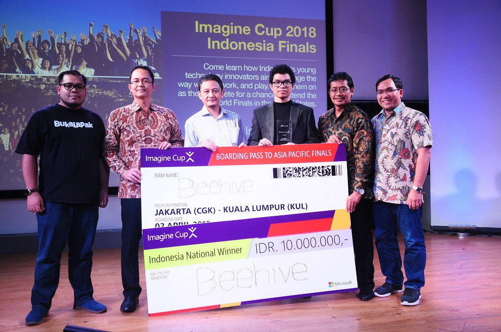 Tim Beehive Drones menjuarai Microsoft Imagine Cup 2018 Indonesia dan menjadi wakil untuk di ajang tingkat Asia Pasifik.