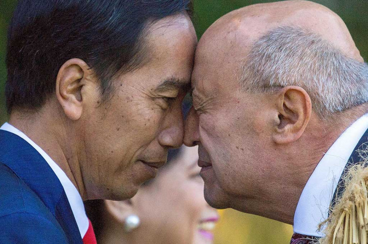 Saat Jokowi Disambut Salam Hongi dari Suku Maori
