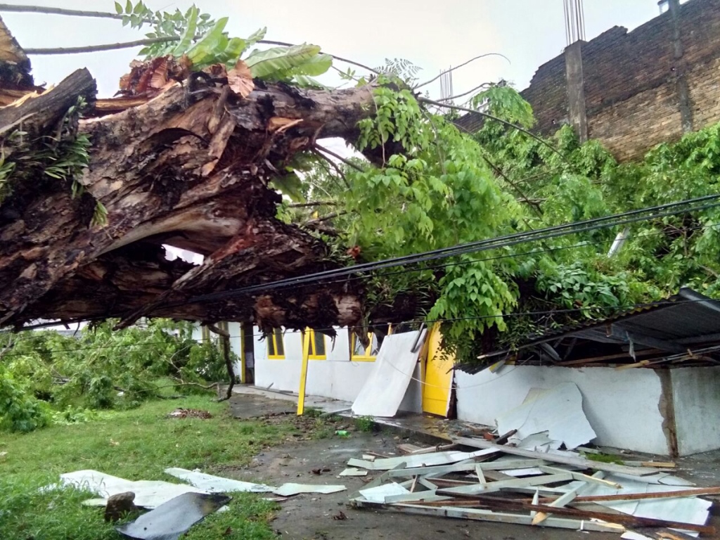 Rumah korban tewas akibat puting beliung di Sumbar. (medcom/Alex R)