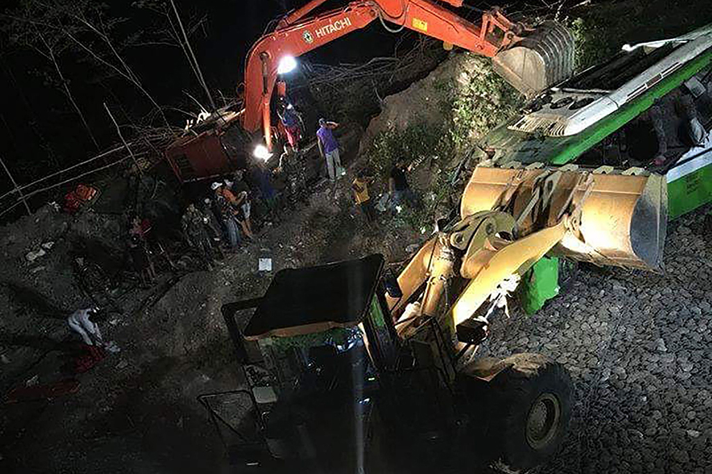 Bus Masuk Jurang di Filipina, 19 Tewas