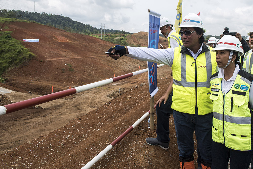 Menteri Rini Tinjau Proyek Kereta Cepat JKT-BDG