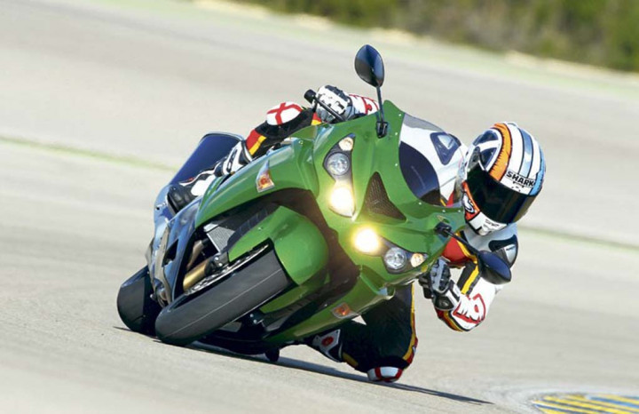 Kawasaki Ninja H2 vs ZX-14, Adu Performa di Mesin Dyno