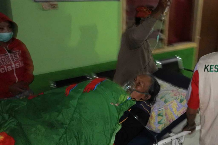 Puluhan Warga Keracunan Gas Kawah Ijen