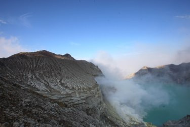 Gunung Ijen 3 `Batuk` Sebelum Semburkan Gas Beracun