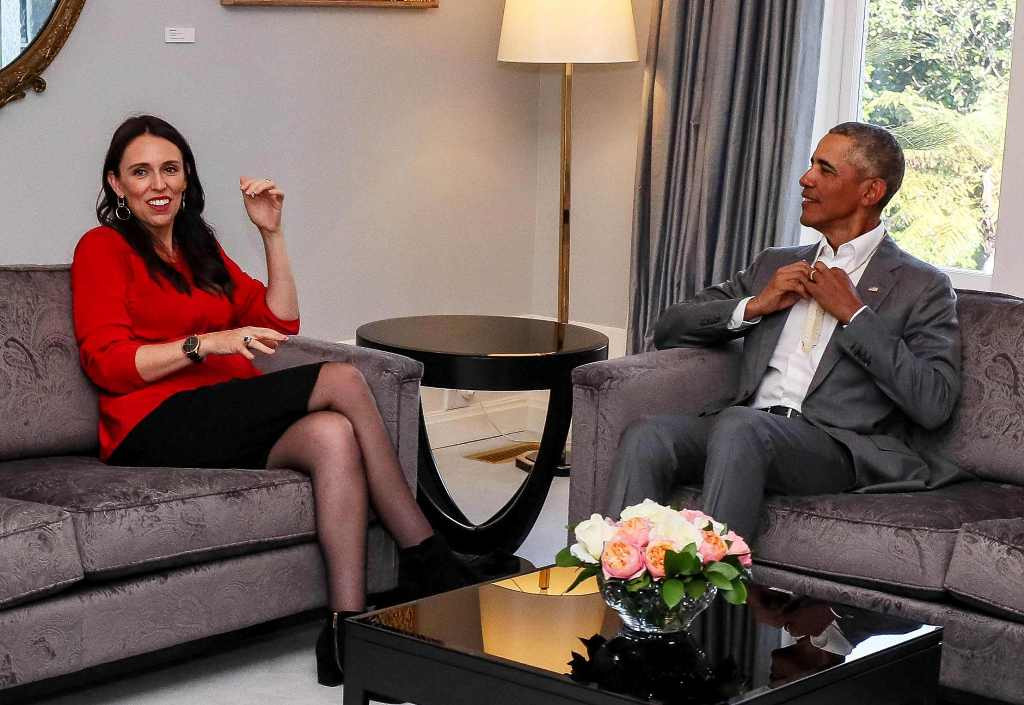 Perdana Menteri Selandia Baru Jacinda Ardern diberi tips mengasuh anak dari Barack Obama (Foto: AFP).