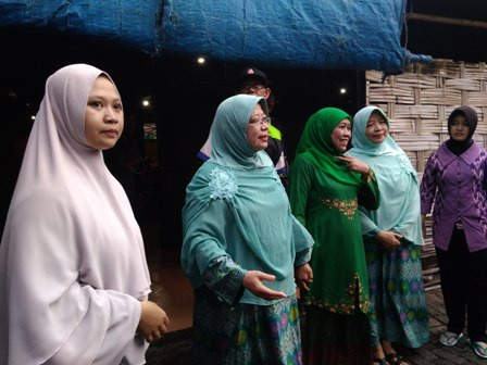 Khofifah 'Angkat Topi' dengan Pemilik Produksi Bumbu Sidoarjo