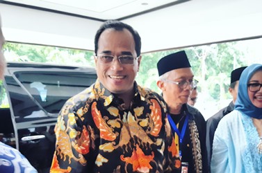 Menhub Minta Aplikator Taksi Daring Berbenah