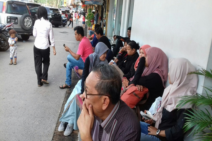 Seribu Nasabah Mengantre di BRI Nagoya Batam