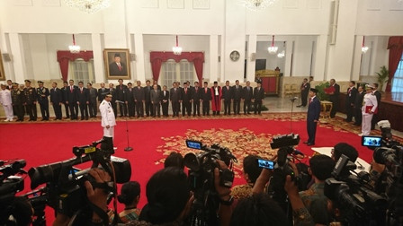 Jokowi Lantik Wagub Kepri