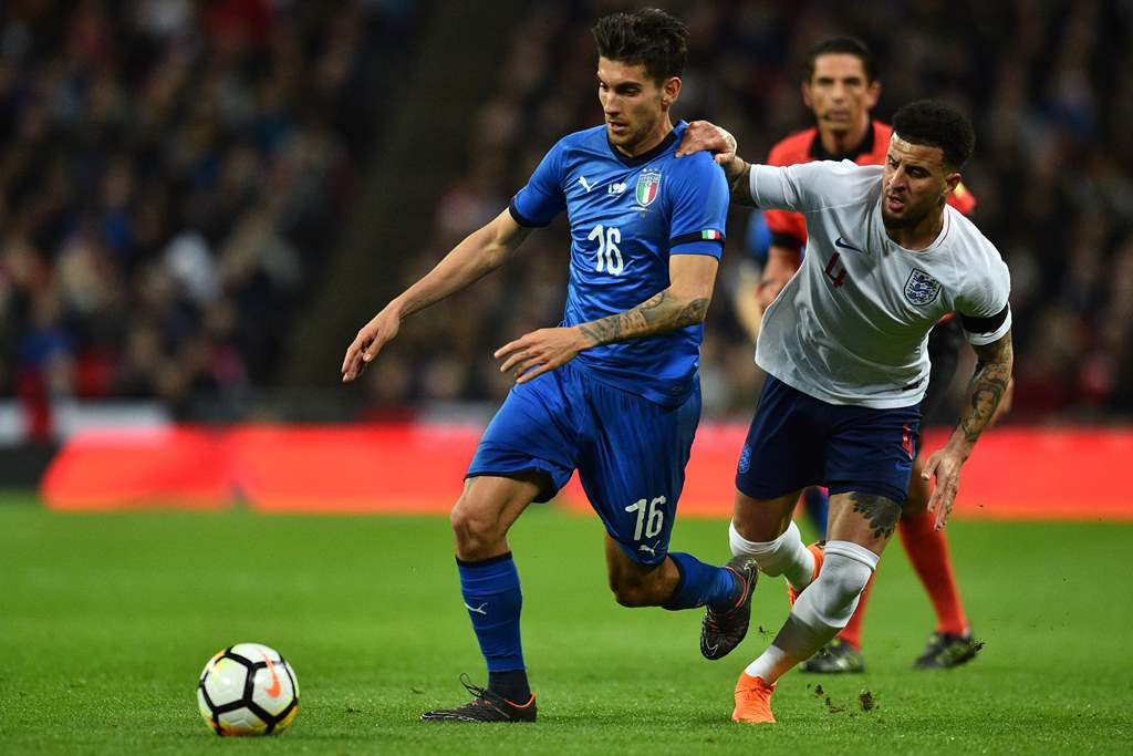 Suasana Inggris vs Italia. (Foto: AFP/Glyn Kirk)
