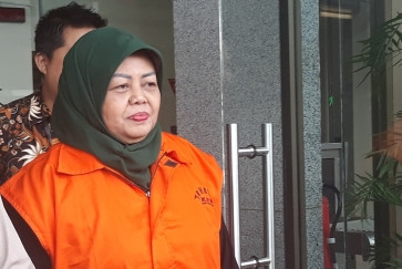 Anggota DPRD Kota Malang Rahayu Sugiarti di Gedung KPK. Medcom.id/Sunnaholomi Halakrispen