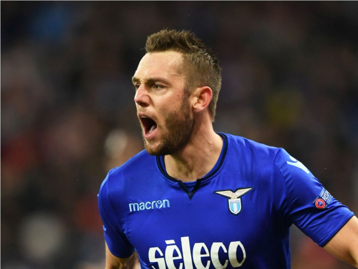 Stefan de Vrij Hampir Pasti Berseragam Inter Milan