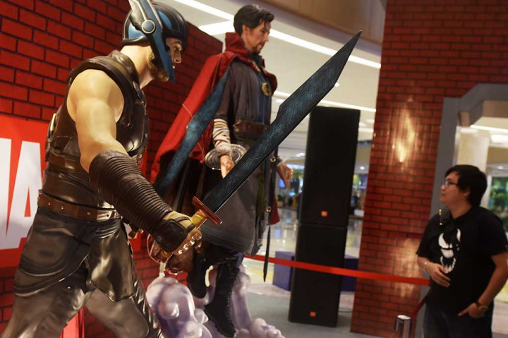 5 Superhero Marvel Nongkrong di Tunjungan Plaza Surabaya