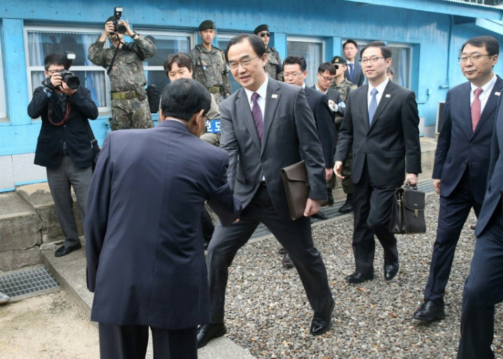 Two Koreas Agree to Hold Summit on April 27
