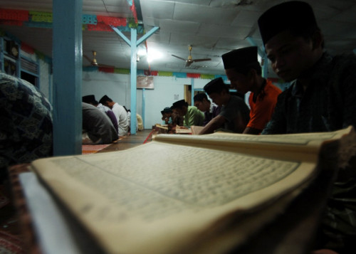 Fasih Membaca Teks, Gagap Mengeja Konteks