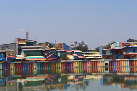 Sampah Ikut <i>Mewarnai</i> Sunter Jaya