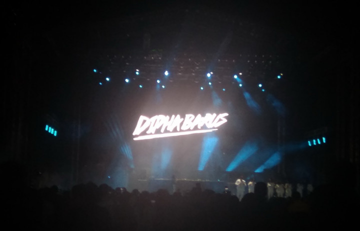 Buka Konser The Chainsmokers, Dipha Barus Kenalkan Singel Baru