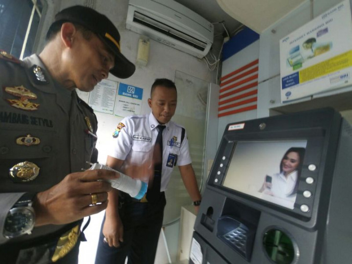 Cegah Skimming, Polres Jombang Patroli Mesin ATM