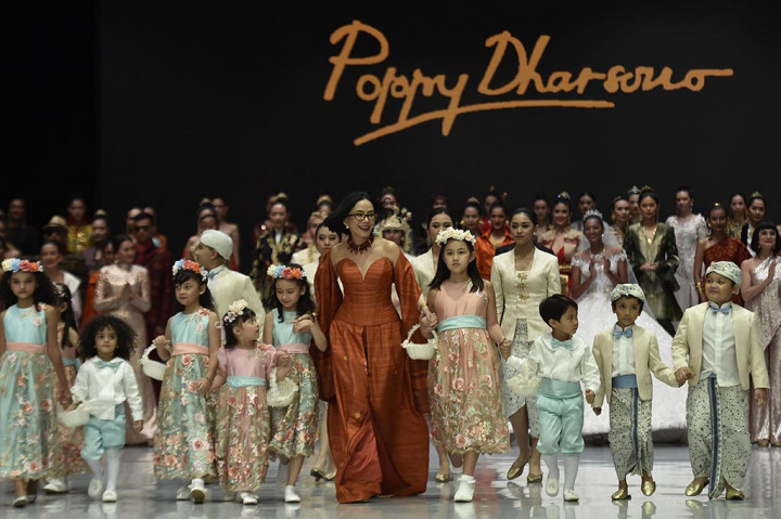 Gelaran Show 40 Tahun Poppy Dharsono Tutup IFW 2018