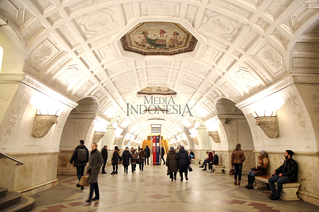 Melihat Keindahan Stasiun Metro Moskow