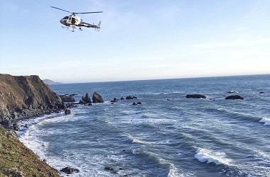 Mobil Terjun Bebas ke Tebing California, 6 Orang Tewas