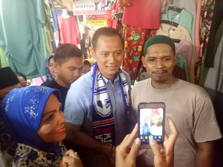 AHY Sesalkan Puisi Sukmawati