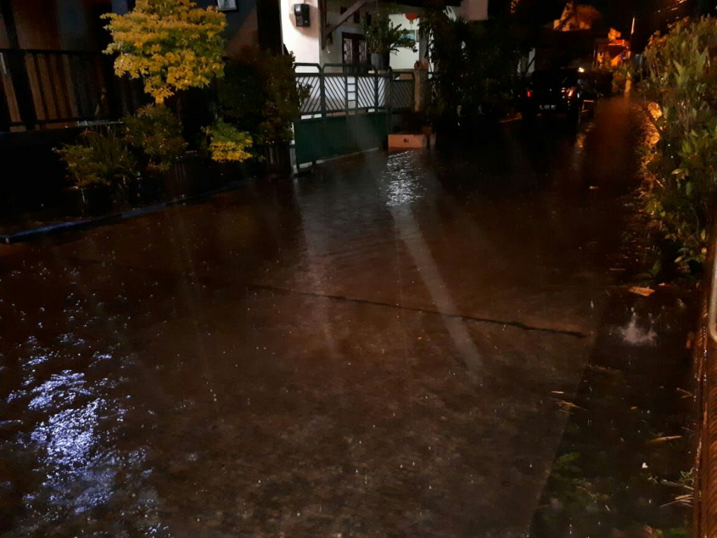 Perumahan Alam Indah Cipondoh Dilanda Banjir Medcom Id